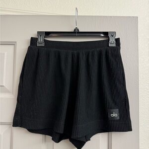 ALO Yoga Women's Black Ribbed Shorts